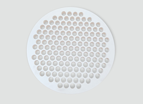 The ceramic filtered plate