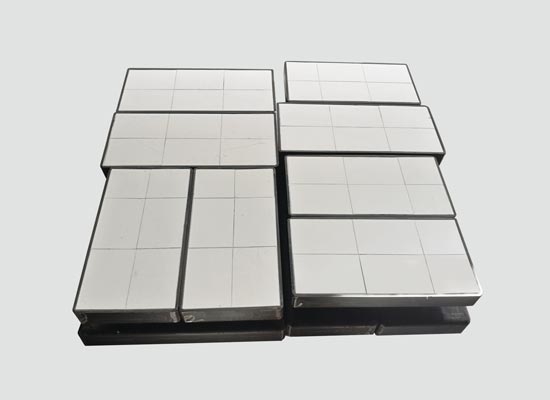 The wear resistant ceramic bonding steel plates
