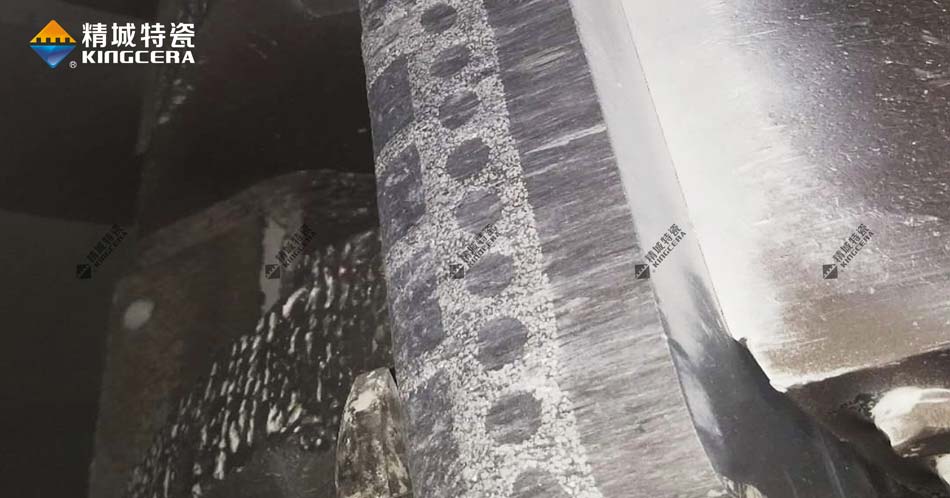 High manganese and high chromium metal matrix insert ceramic composite hammer